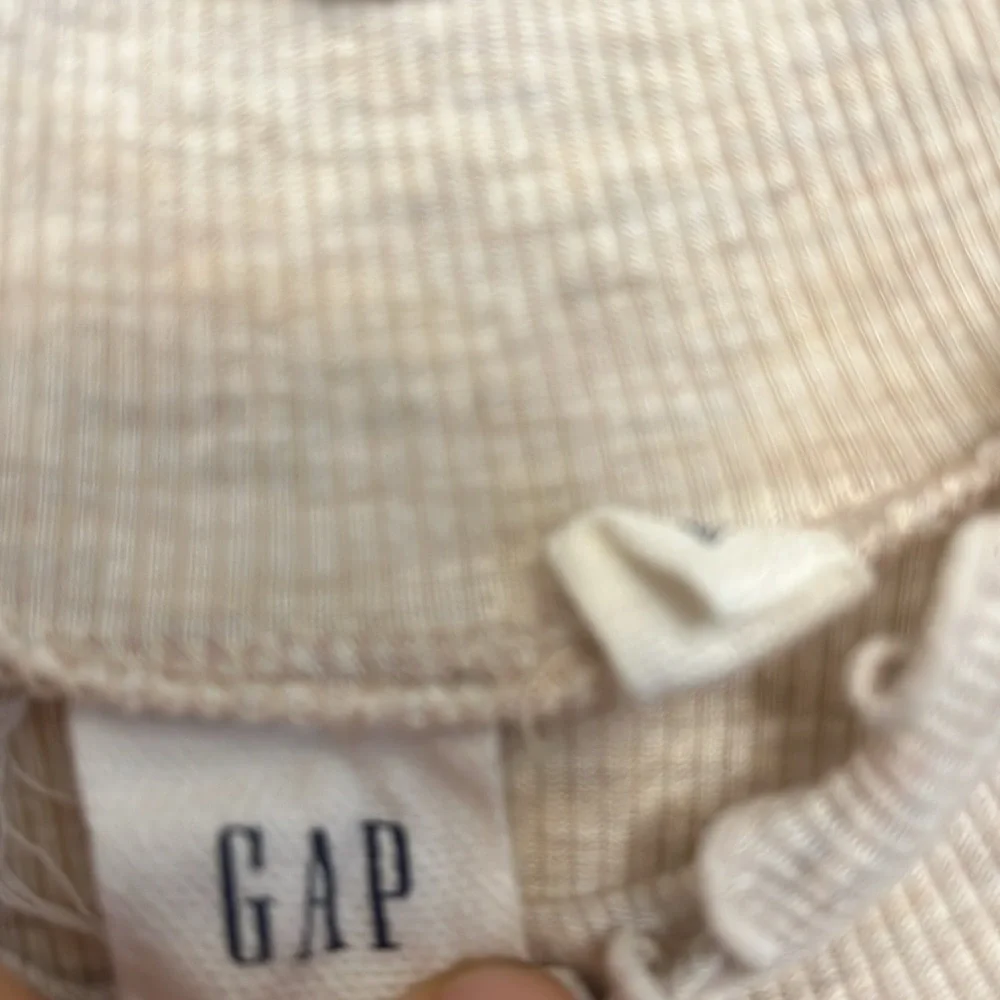 GAP Cream Ribbed Turtleneck - Picture 2 of 5